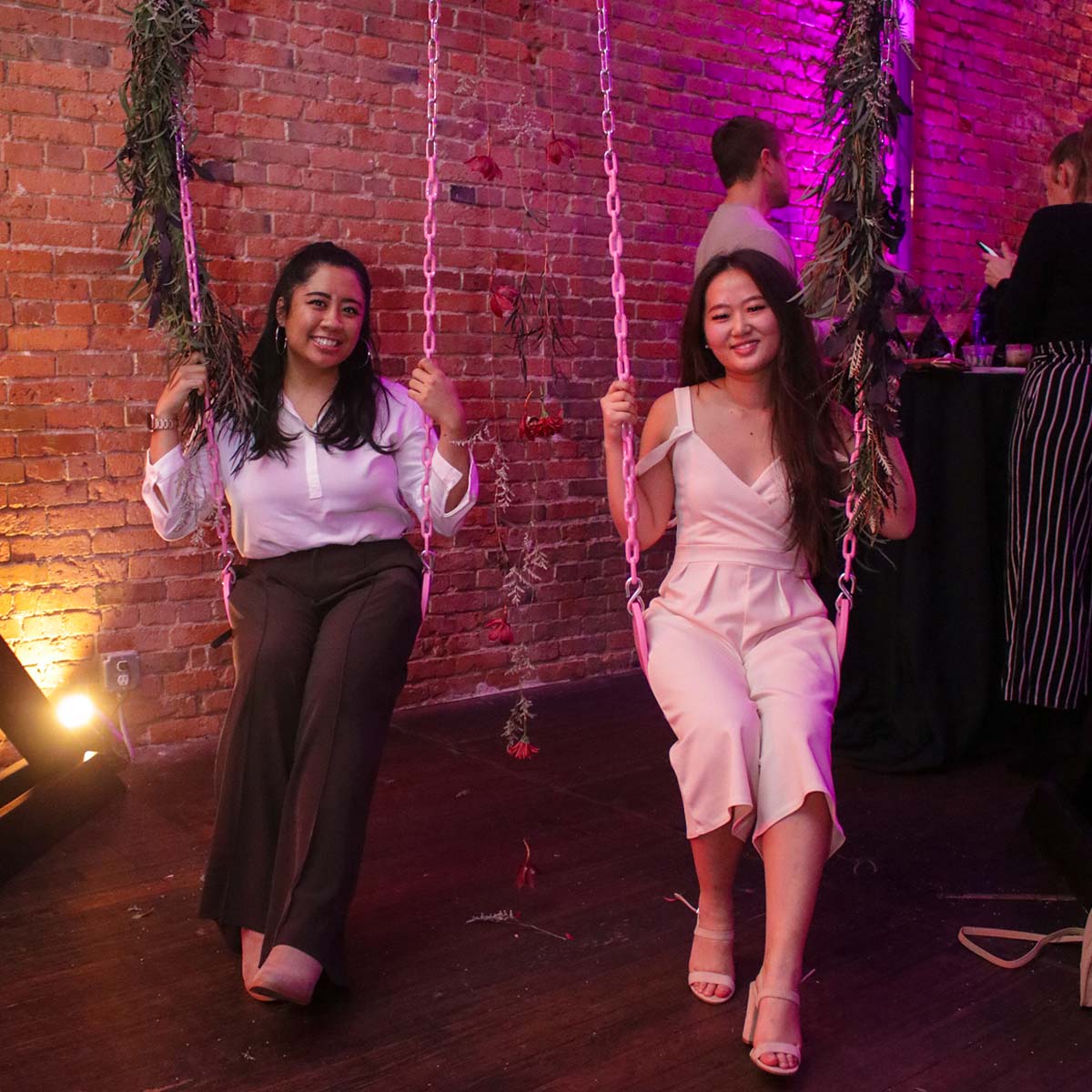 Arch Swing - Image 4